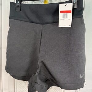 Nike DX0626-010 Women’s Running Shorts Gray Size L NWT $70 Retail